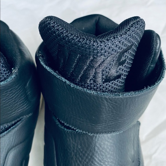 Used Nike Shoes - Picture 4 of 6